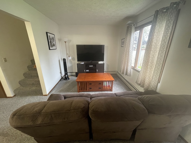 Midtown Location 3 Minutes From The Dimond Center Mall, Target And Walmart. - Alaska