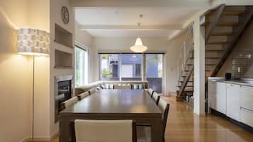 House | In-room dining