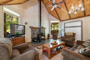 TV, fireplace - Updated Cabin w/ Fire Pit | Family & Pet Friendly (Long Barn)