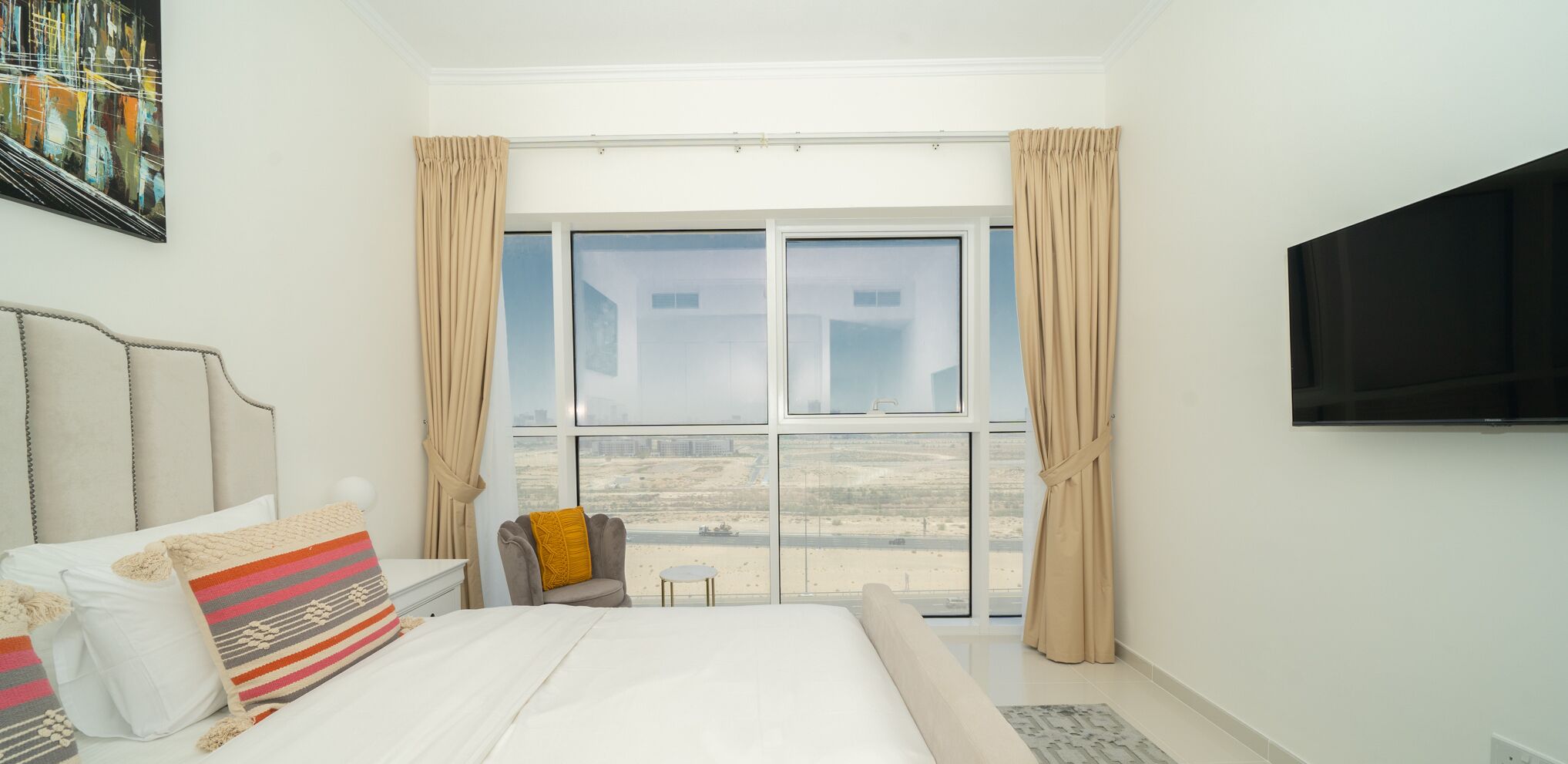 KOHH – 1BR in Carson Tower