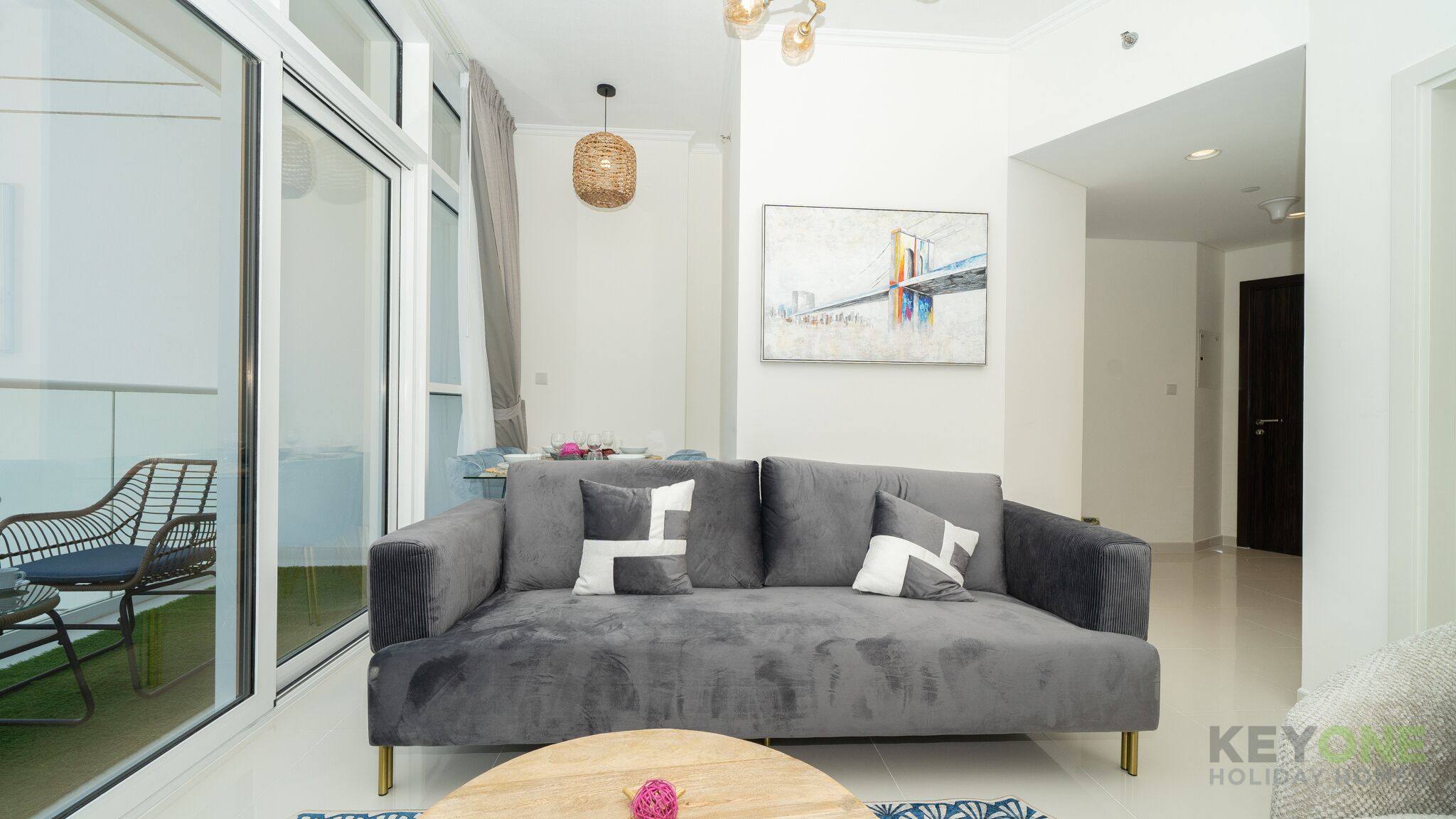 KOHH – 1BR in Carson Tower