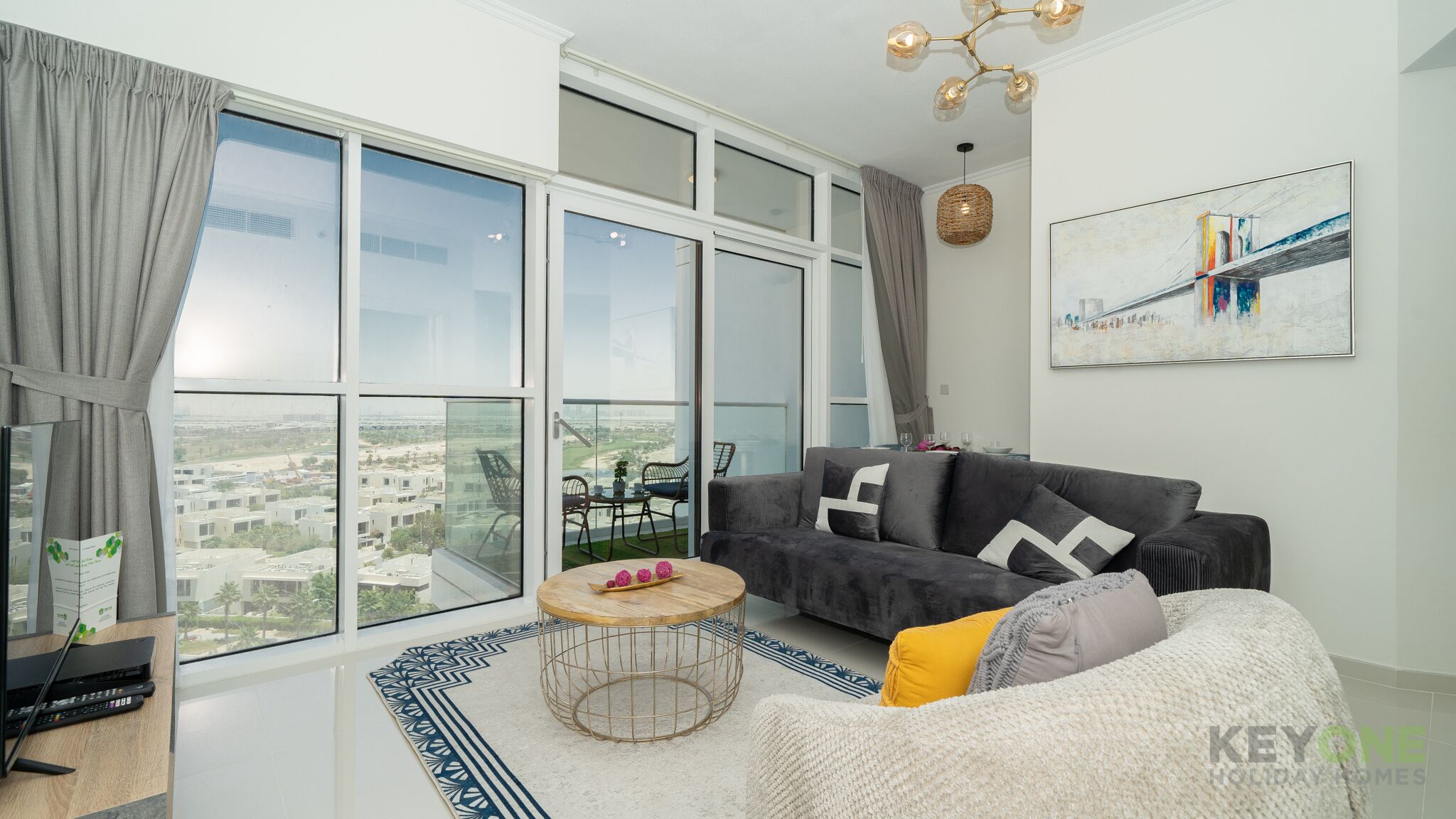 KOHH – 1BR in Carson Tower