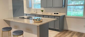 Dogwood · Beautiful Renovated Open Space Full House