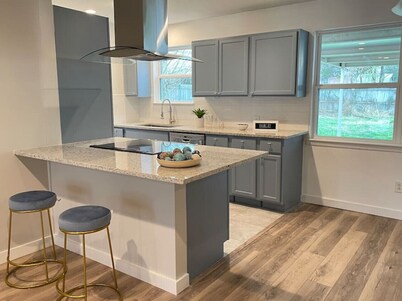 Dogwood · Beautiful Renovated Open Space Full House