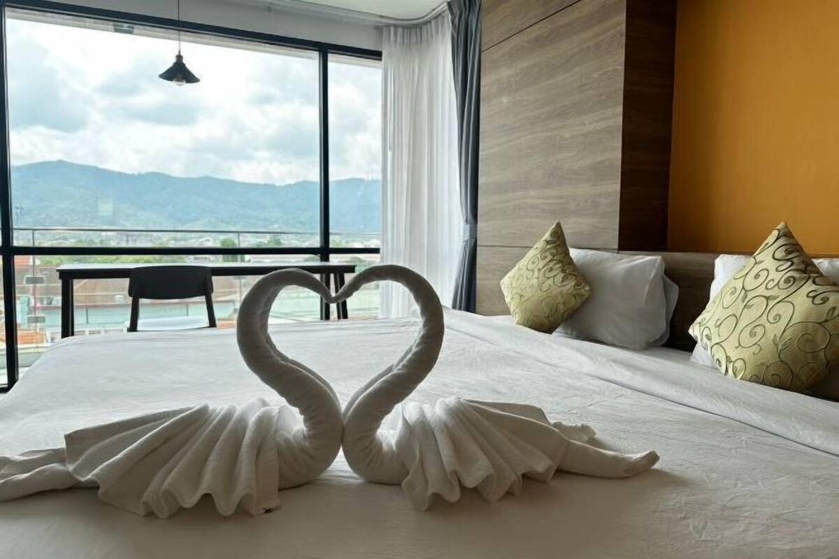 Colchones con acolchado adicional, wifi gratis, ropa de cama