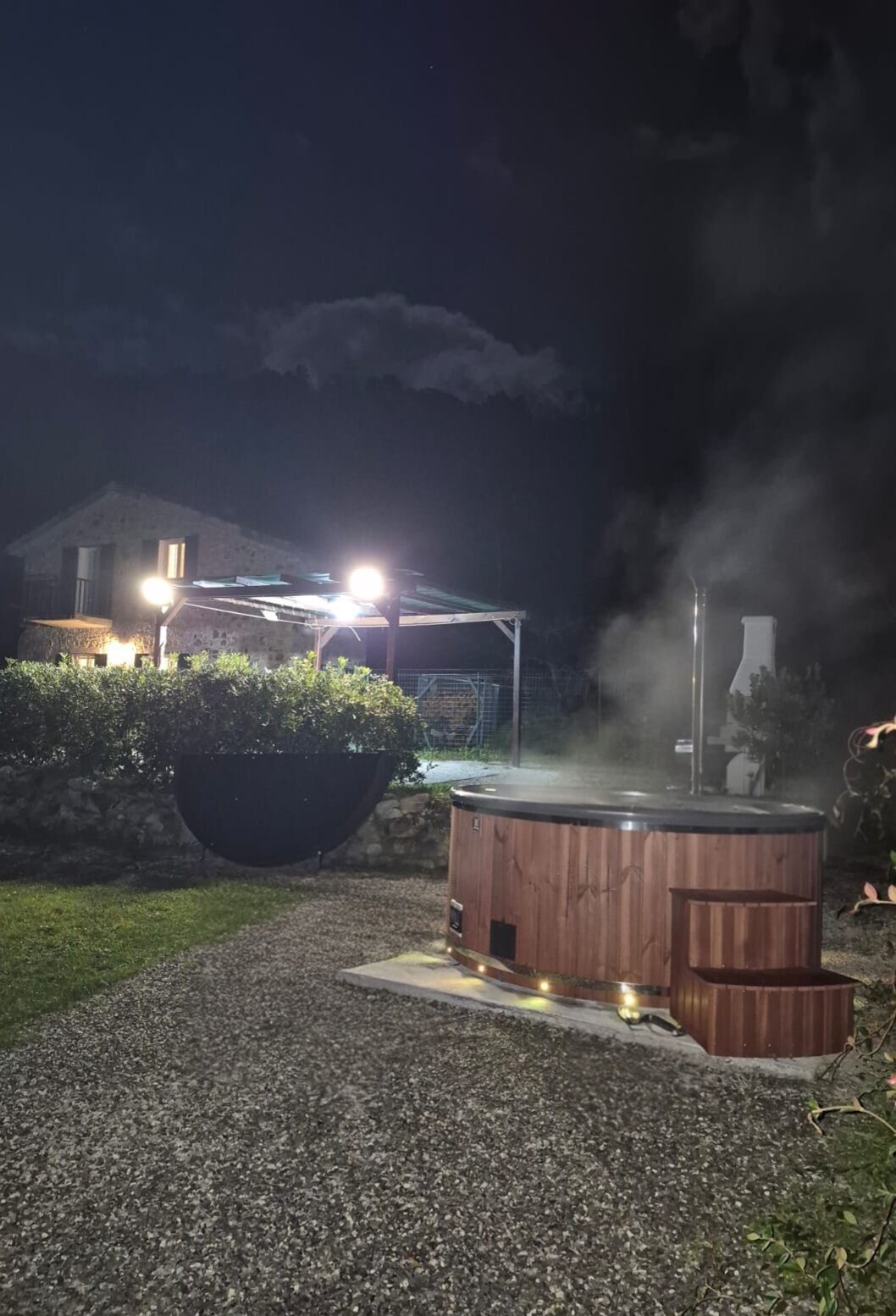 Outdoor spa tub