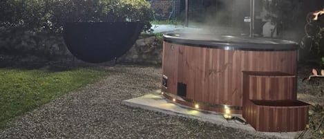 Bain à remous extérieur