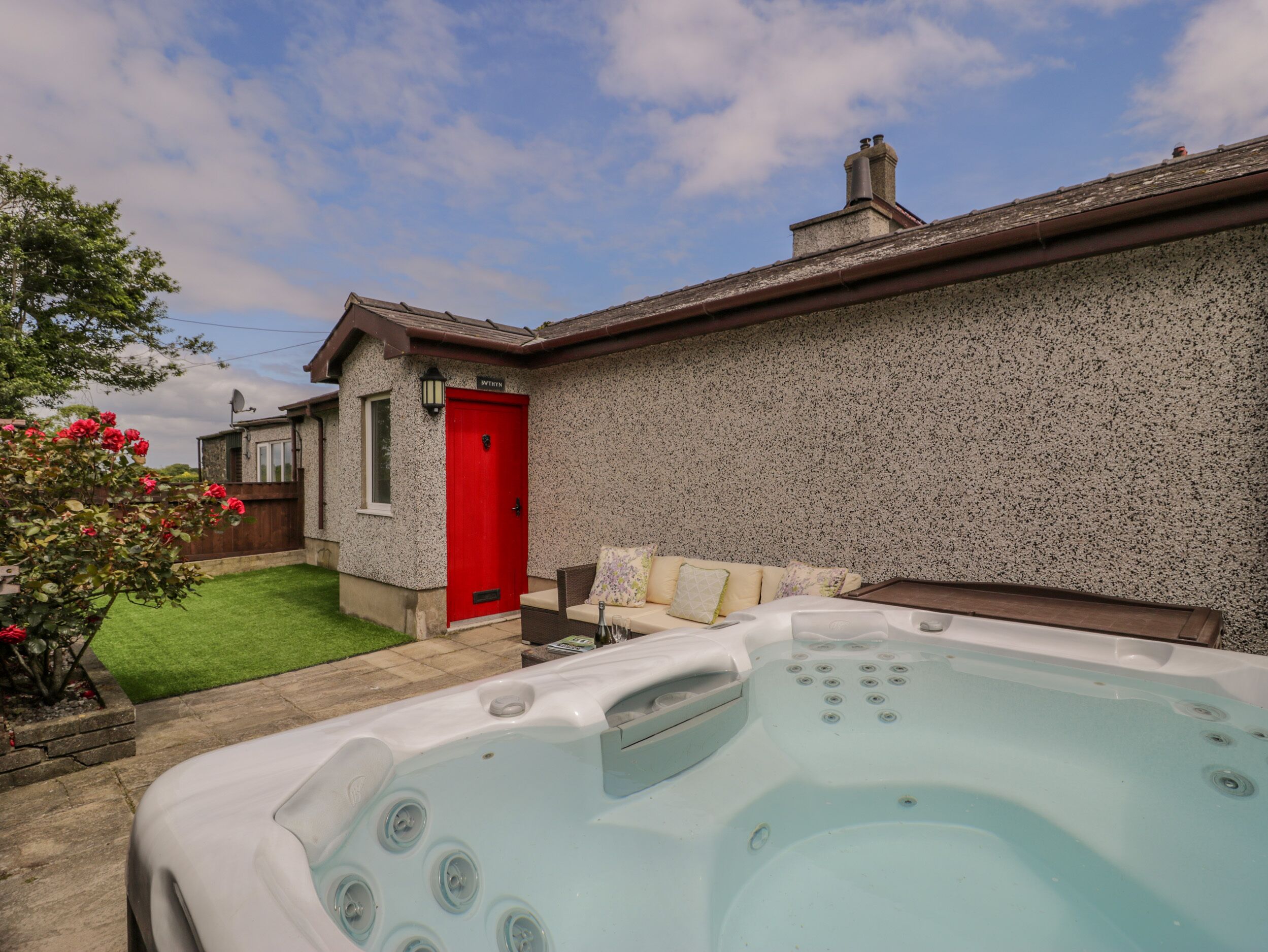 Bain à remous extérieur