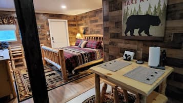 1 slaapkamer, een bureau, gratis wifi, beddengoed
