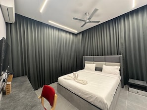 Habitació superior | Roba de llit hipoal·lergògena, escriptori, wifi gratuïta i roba de llit 