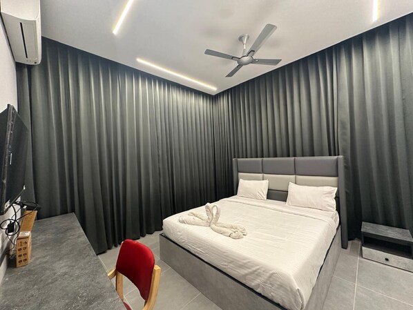 Superior Room | Free WiFi - Hotel Siri Inn (Hyderabad)