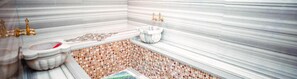 Whirlpool, Dampfbad, Türkisches Bad/Hamam, Körperbehandlungen
