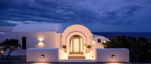 Reception - LF Suites & Villas (Santorini)