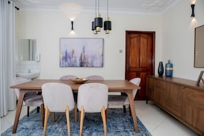 Dining - Stay.Plus Blueberry Villas Eldoret (Eldoret)