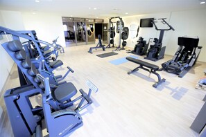 Gym - Amazing Studio With Balcony in Park View Dubai (Dubai)