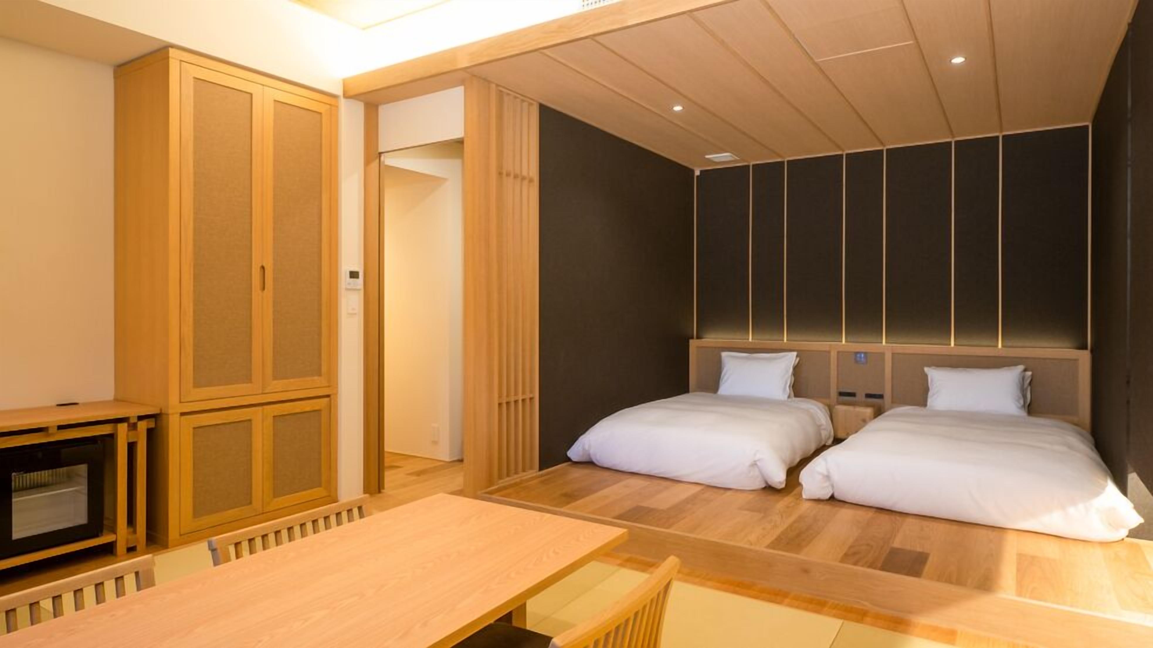 Peralatan tempat tidur premium, gebar bulu kapas, peti besi dalam bilik 