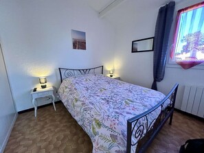 1 室のベッドルーム、WiFi