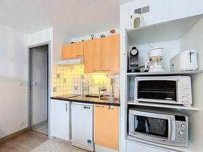 Kühlschrank, Mikrowelle, Geschirrspüler