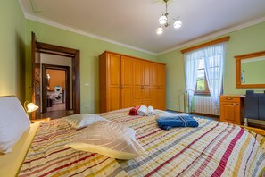 4 bedrooms, desk, iron/ironing board, WiFi - Villa Milena (Kršan)