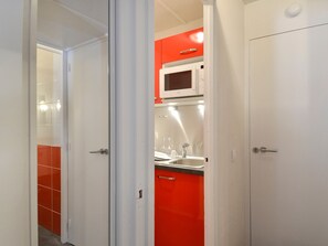 Fridge, microwave, dishwasher, coffee/tea maker - Renovated Studio for 4 near Slopes with Balcony (Plagne Bellecôte)