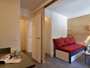 Room - Renovated Studio for 4 near Slopes with Balcony (Plagne Bellecôte)