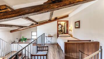 3 Schlafzimmer, Zimmersafe, Schreibtisch, Bügeleisen/Bügelbrett