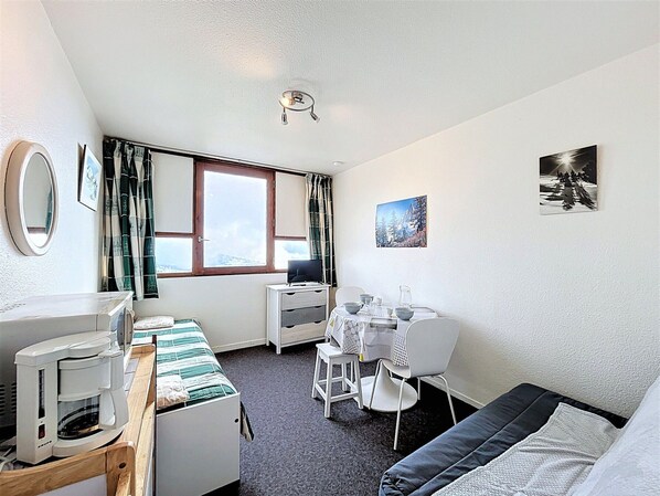 WiFi - Ski-in studio, access to heated pool (Le Corbier)