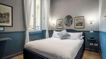 Economy tweepersoonskamer | Lakens van Egyptisch katoen, luxe beddengoed, een bureau