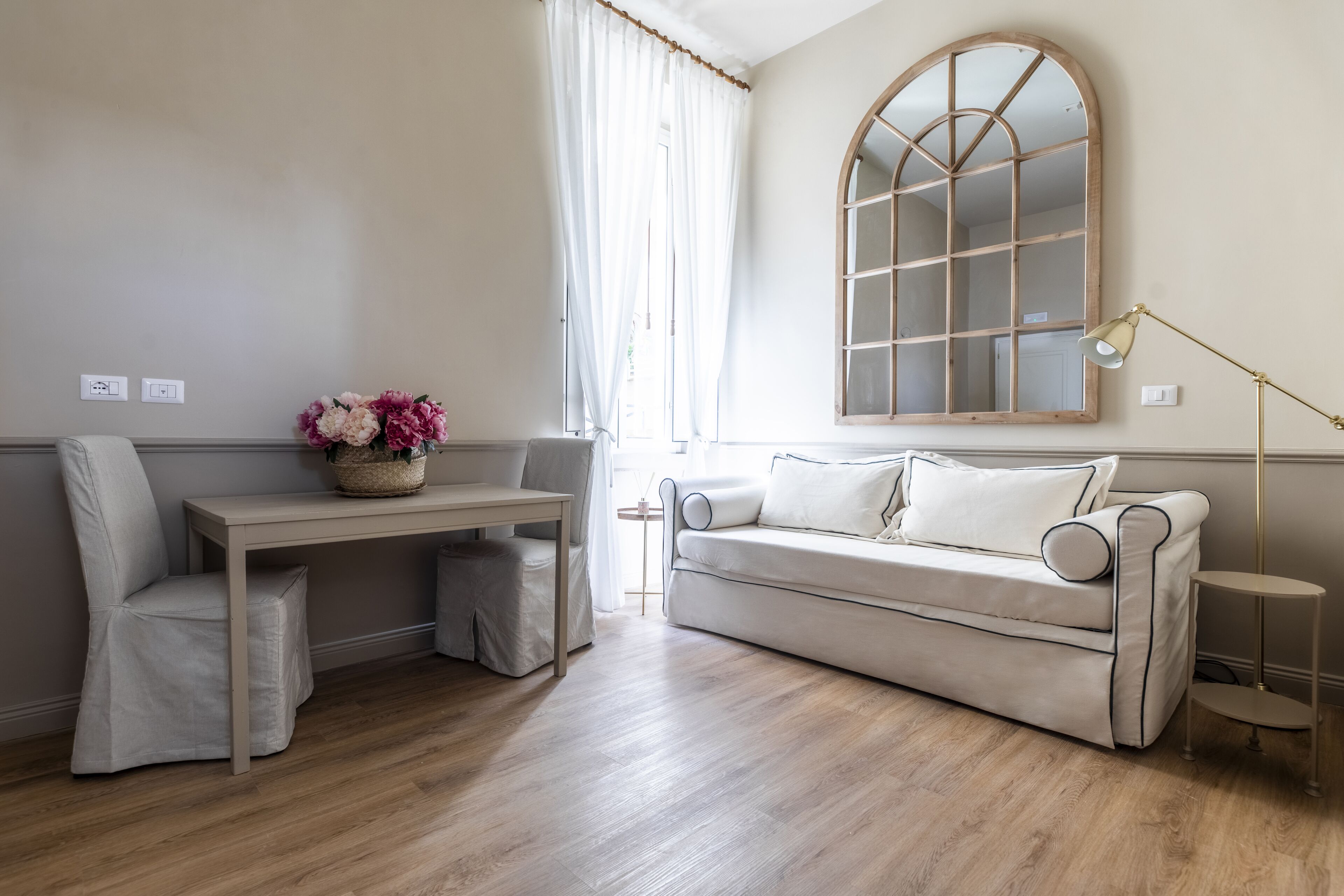 Suite, coin cuisine | Draps en coton égyptien, literie de qualité supérieure, bureau