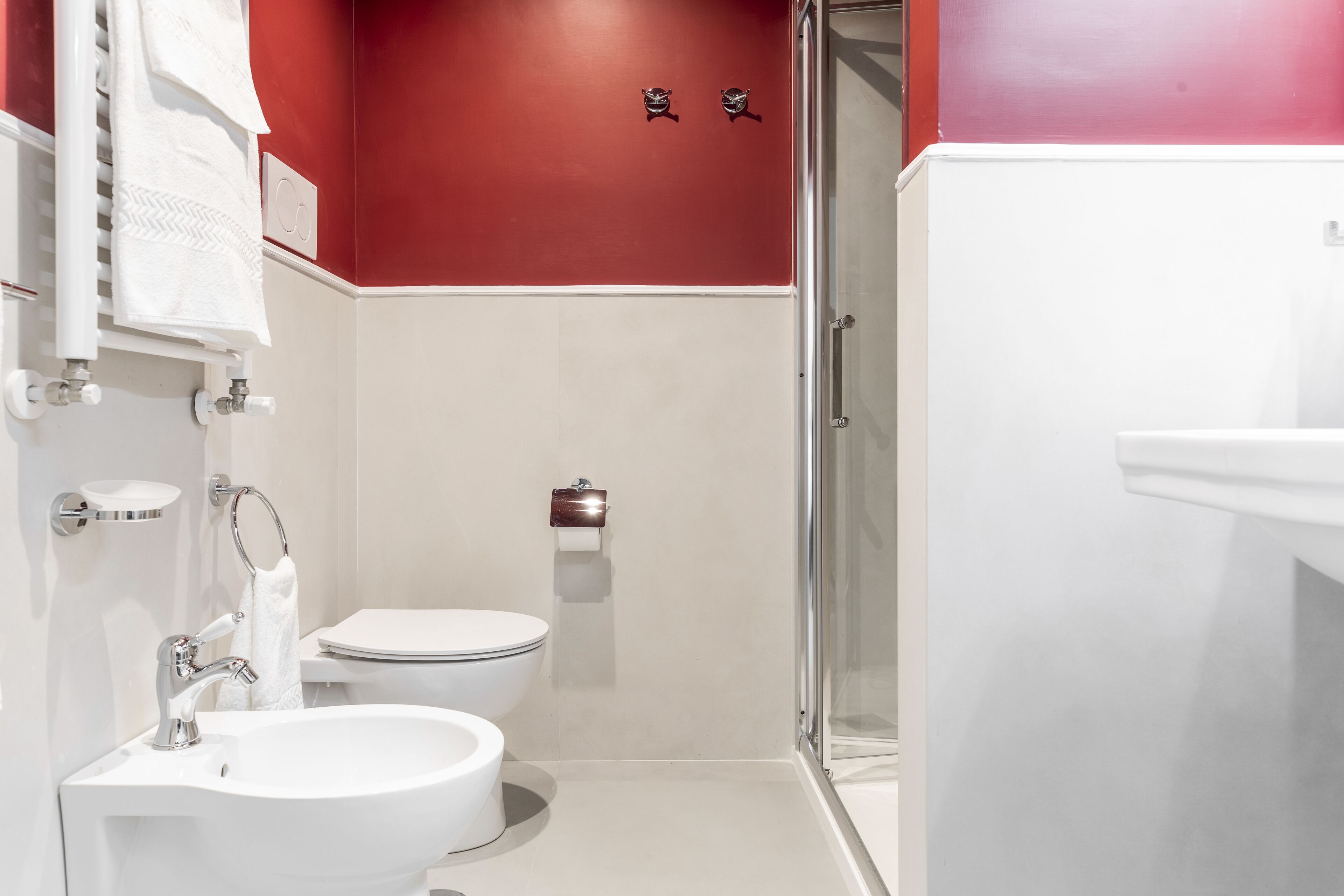 shower, free toiletries, hair dryer, slippers