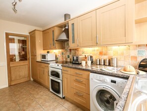 Cottage | Cuisine privée | Réfrigérateur, lave-vaisselle, bouilloire électrique, grille-pain