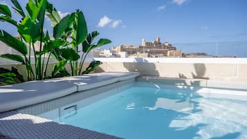 Rooftop pool