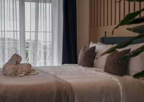 Chambre Double, 1 grand lit, balcon