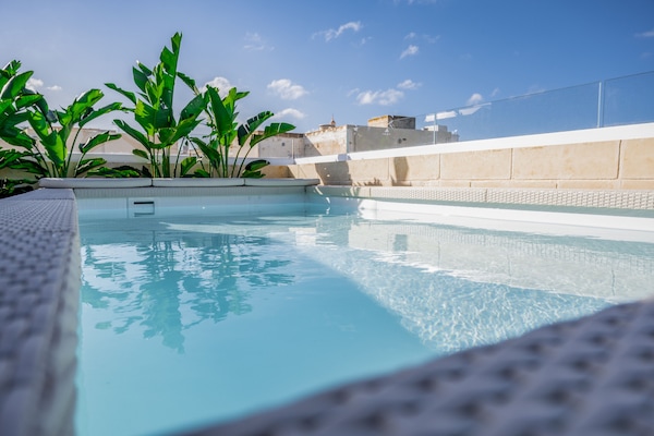 Rooftop pool