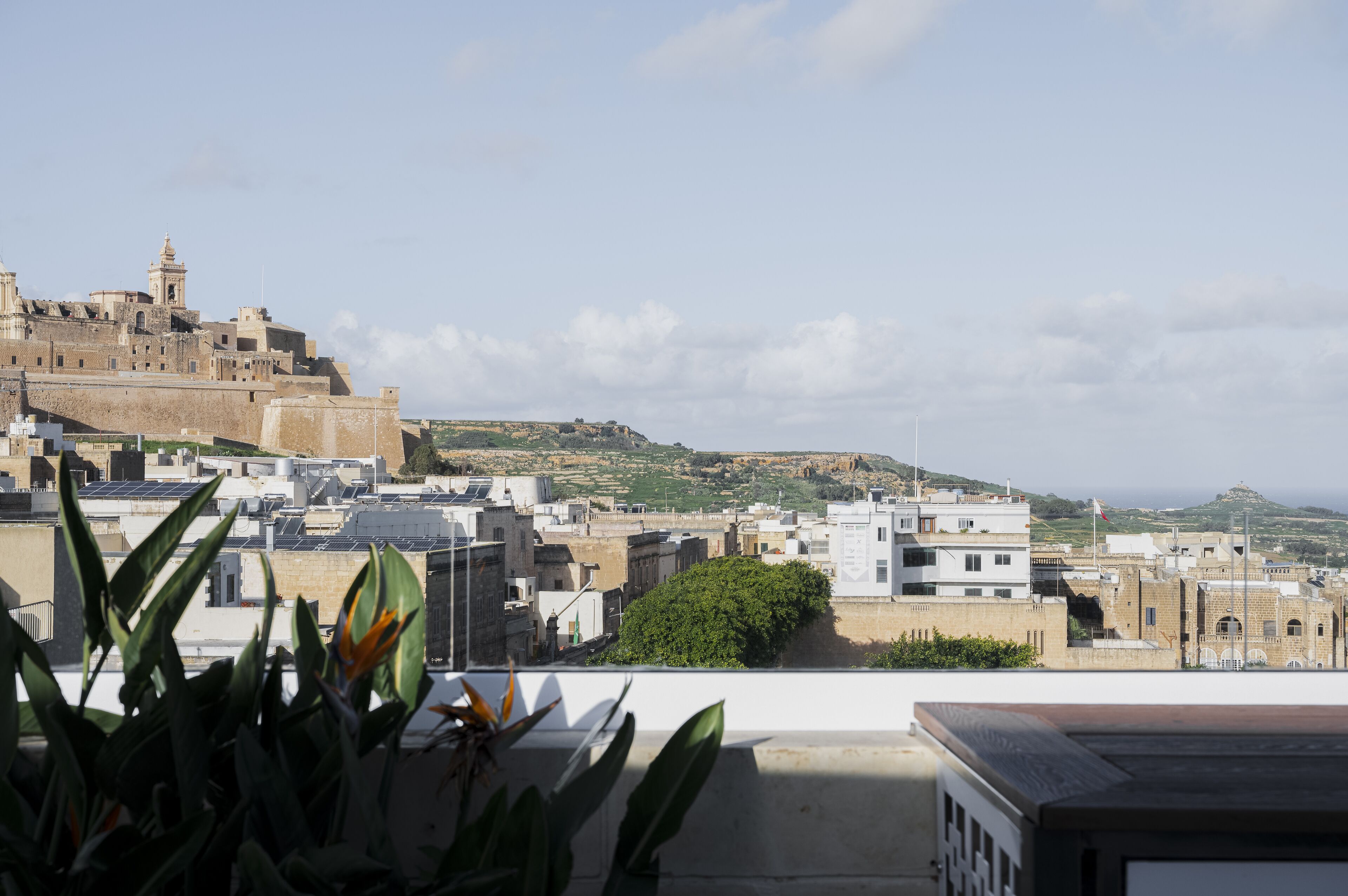 شرفة على السطح