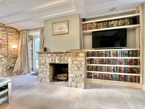 Interior - Cotswolds barn conversion in foodie-heaven Kingham (Kingham)
