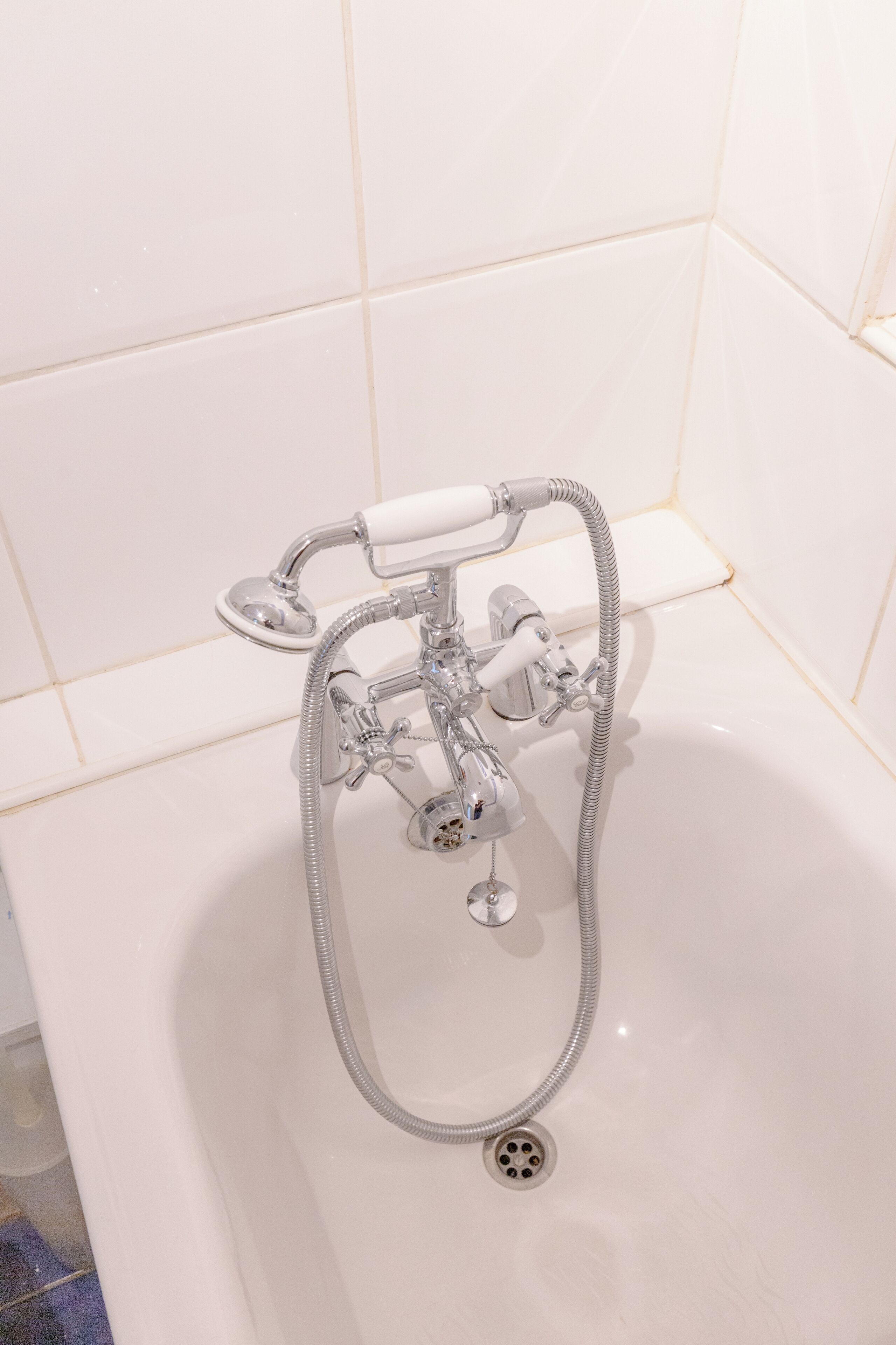 基本公寓, 1 張標準雙人床及 1 張梳化床 | 浴室 | 提供毛巾、番梘、洗頭水、廁紙