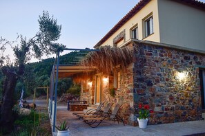 บ้านพัก, หลายเตียง | บริเวณภายนอก