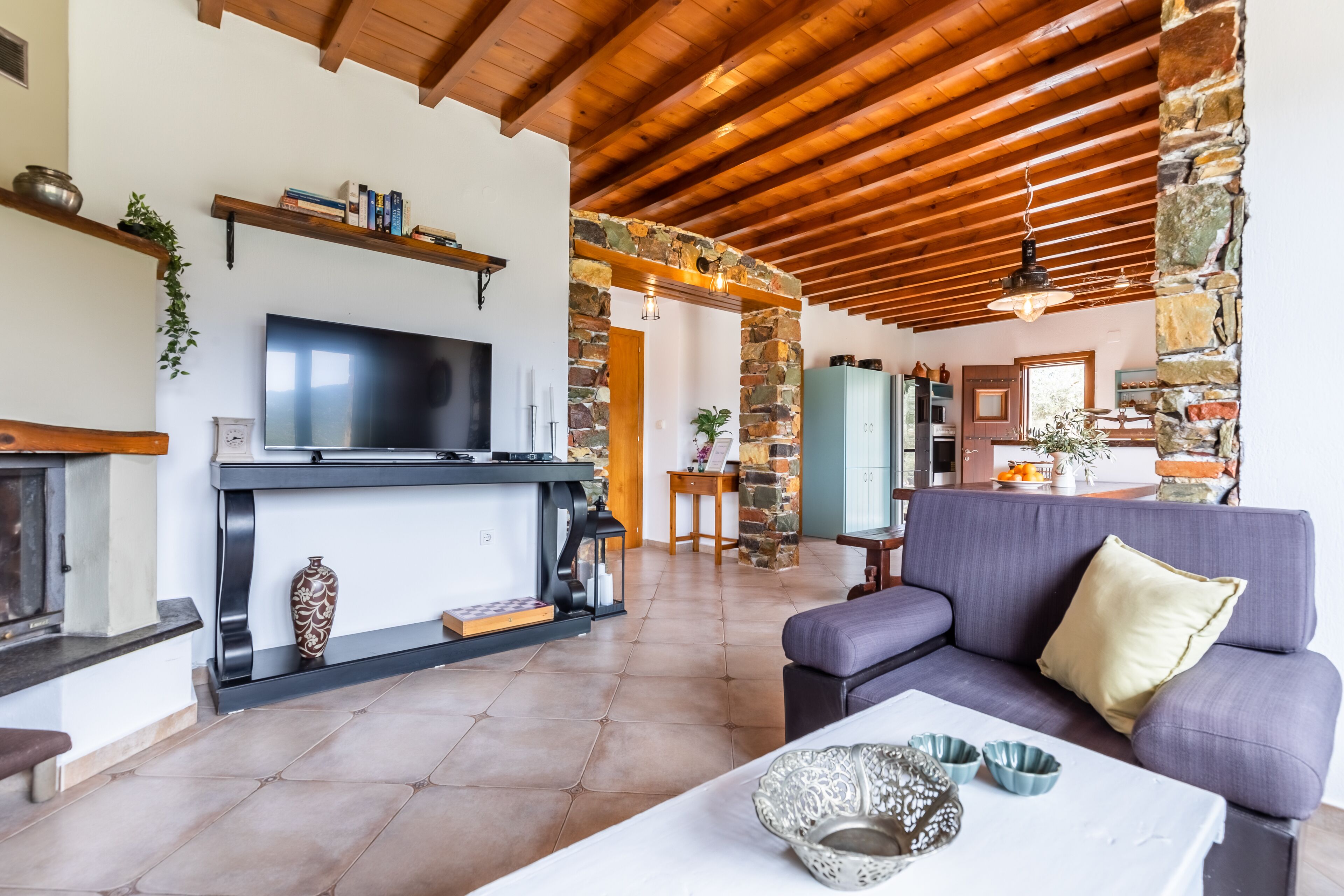 House, Berbilang Katil | Ruang tamu | Pendiangan 