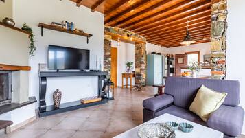 House, Berbilang Katil | Ruang tamu | Pendiangan