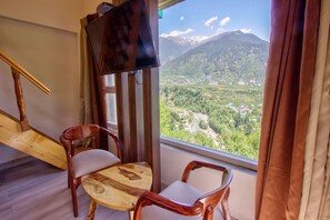 Escritorio, espacio para trabajar con laptop, camas extra y wifi gratis