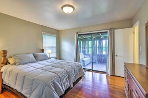 3 habitaciones, escritorio, tabla de planchar con plancha y internet 