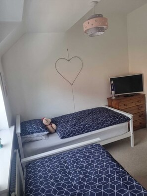 2 bedrooms, free WiFi, bed sheets - Impeccable 2-bed Apartment in Newark (Newark)