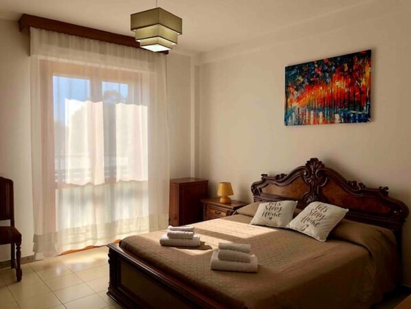 2 soverom og sengetøy