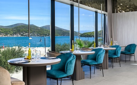 Restaurant. Marinus Beach Hotel