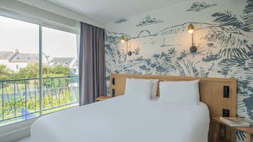 2 bedrooms, desk, laptop workspace, free WiFi