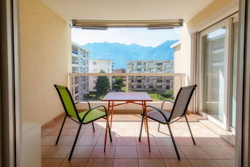 One-bedroom apartment with small terrace 5 min from the centre (MINUSIO)