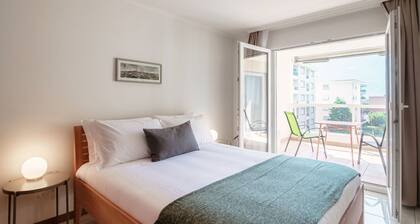 Appartement de deux piĂšces avec petite terrasse Ă 5 minutes du centre de Locarno