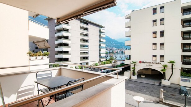 Outdoor dining - Central two-room apartment with balcony (LOCARNO CITY 2) (Locarno)