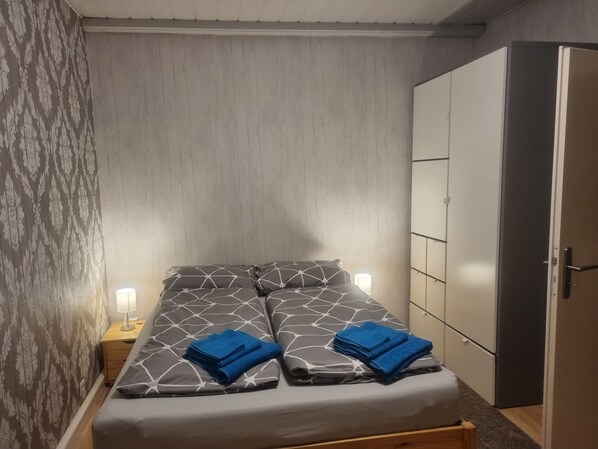 1 bedroom, travel crib, free WiFi, bed sheets